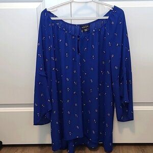 Michel Studio Collection Blue print bell sleeved blouse Size 20